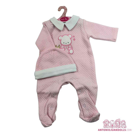 Conjunto Pelele Rosa Acolchado Osita Bordada Gorro 47cm - Ropa Muñeca Antonio Juan (91047-25008)