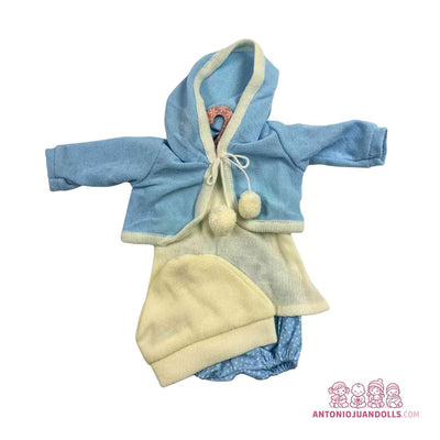 Conjunto de chaqueta azul con capucha, vestido beige de punto y braguita de lunares para muñeca de 52 cm