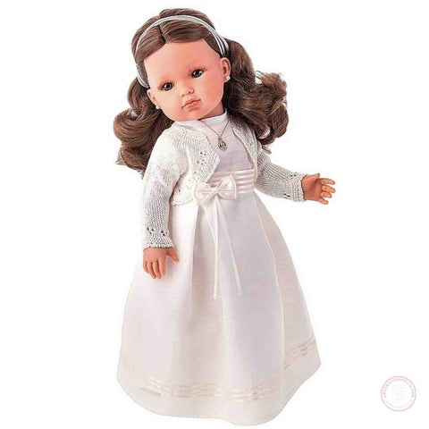 Bella Comunión Morena 2816 con vestido tradicional blanco

