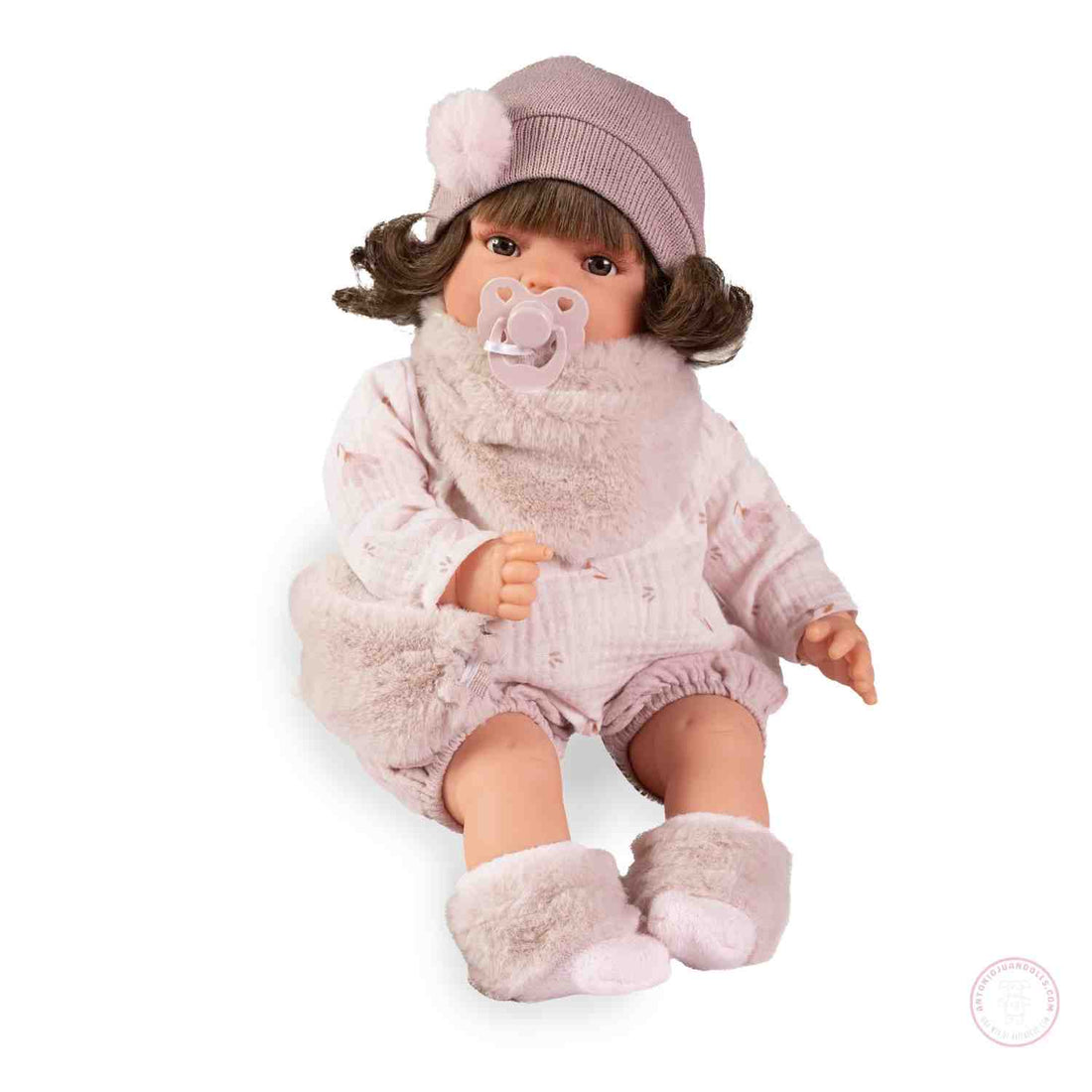 Muñeca Beni invierno con gorro y calientamanos


