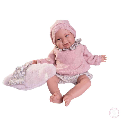 Detalle de Martina con accesorios para pasear

