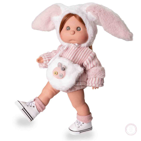 Iris Antonio Juan con accesorios y maquillaje