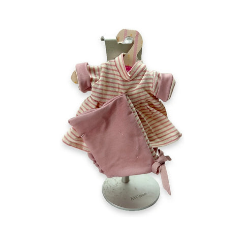 Conjunto para muñeca con vestido a rayas rosa y crema, capota y braguita rosa para muñeca de 26 cm Antonio Juan (MAJ-91026-13)