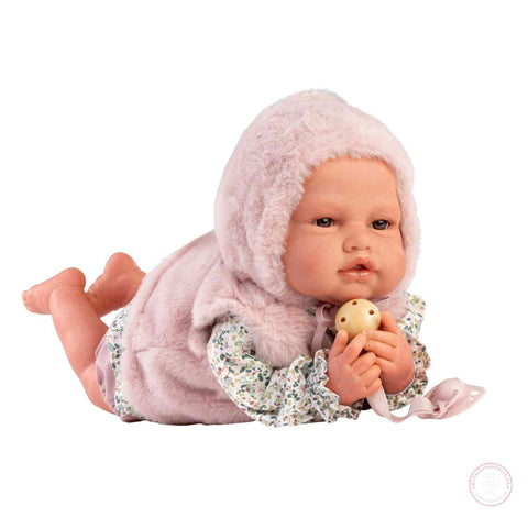 Reborn de colección con ropa moderna y delicada

