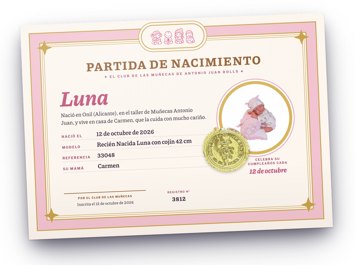 Partida de nacimiento del Club de las muñecas: Luna, con su foto, su cumpleaños y el sello dorado del club