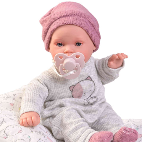 Kika Lloro en su Camita (11115) - AntonioJuanDolls.com, reborns que emocionan