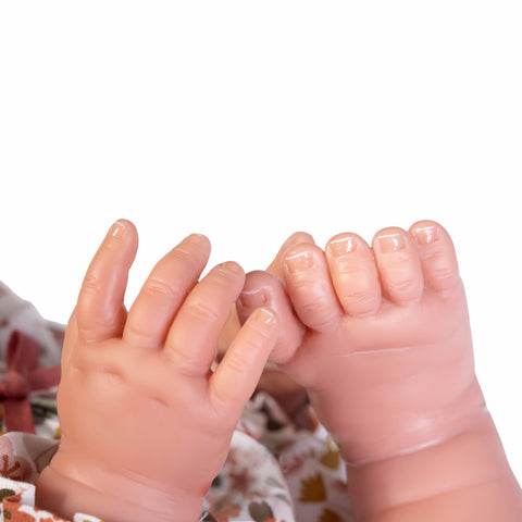 Mi Primer Reborn Berta bolsita casita (81385) - Muñecas Antonio Juan