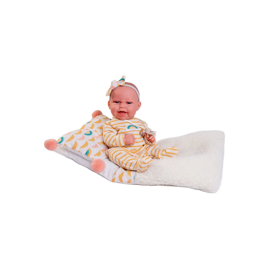 Recién Nacida Baby Clara con saquito de soles 33 cm (60354)