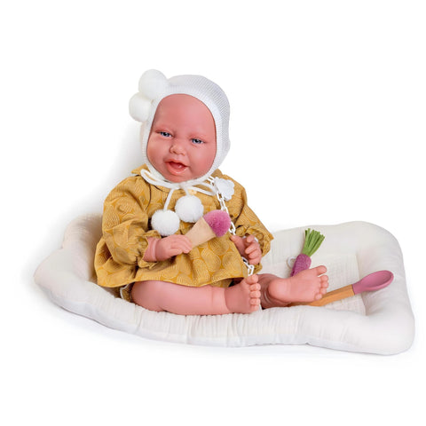 Recién Nacida Carla mostaza con cuna-parque (33344) - Muñecas Antonio Juan